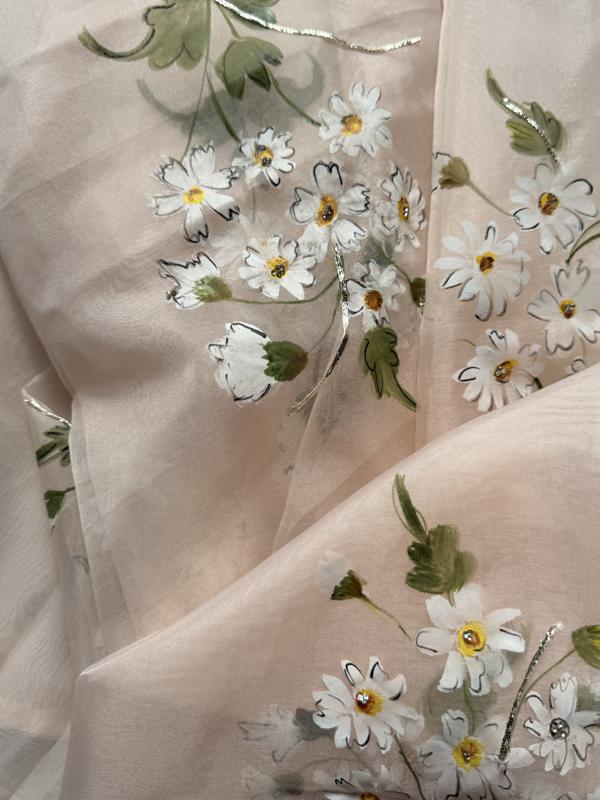 Ivory Daisy image 2